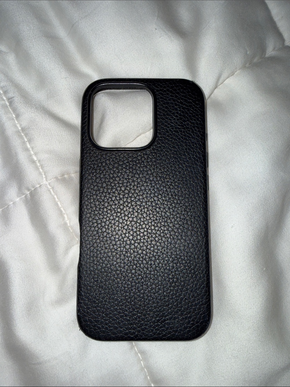 Quince Black Pebbled Leather iPhone 16 pro case